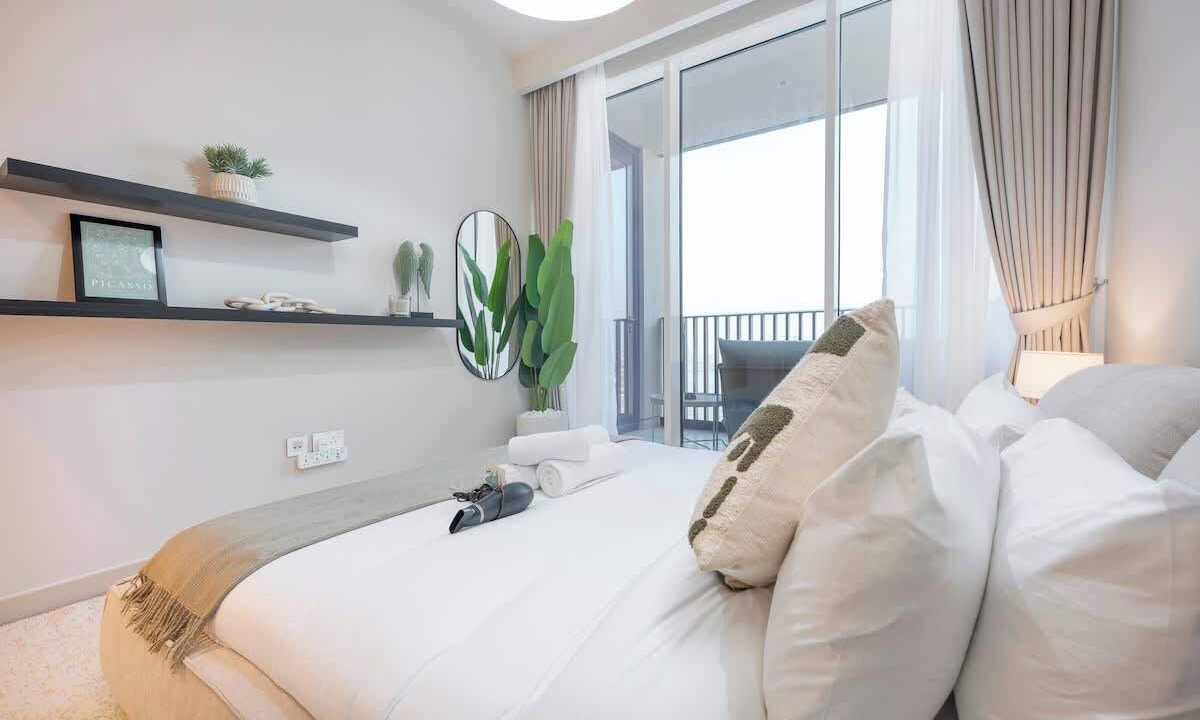 Dubai Apartment | Free housekeeping visits during your stay - StayShort - Luxury 1BR in Dubai Creek Harbour Stunning Views Sleeps 4