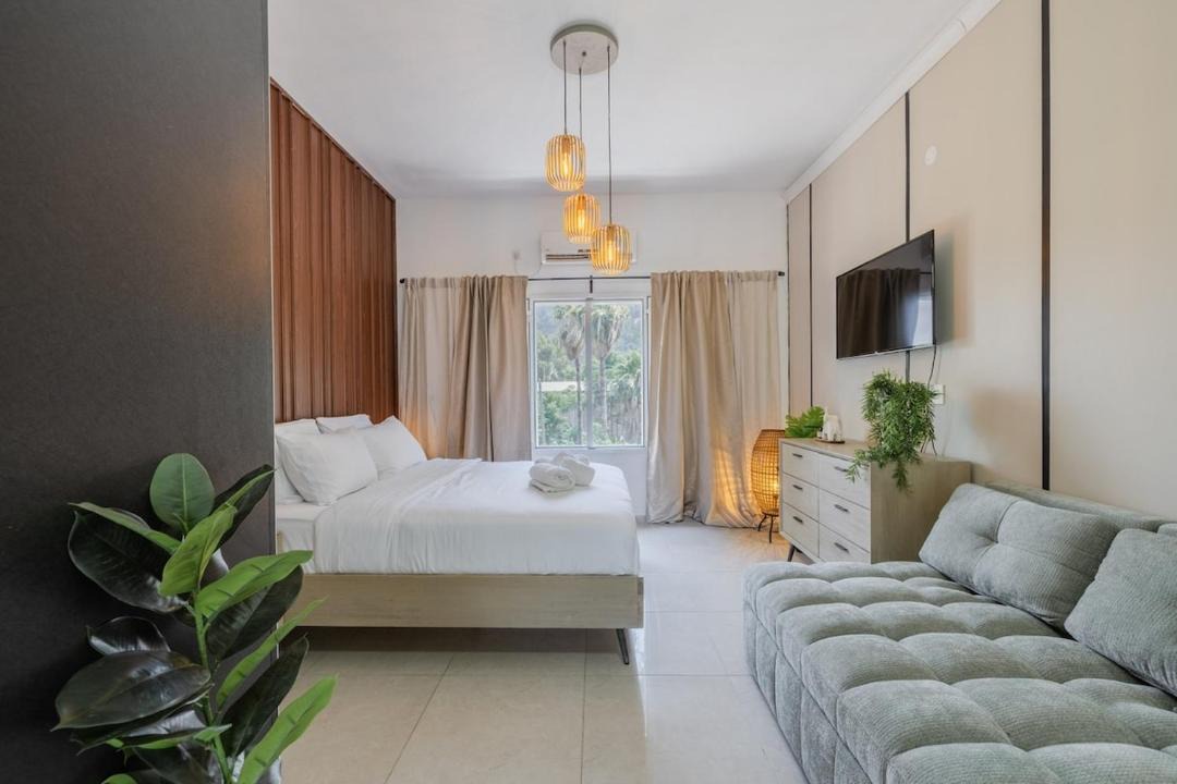 Haifa Apartment | Designer Studio Bat Galim Beach Rambam