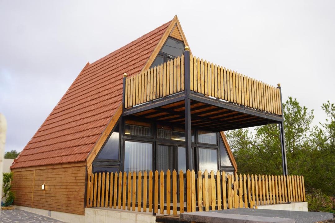 Ajloun Ski Chalet | Al Joud Chalet Private Jacuzzi & BBQ Ajloun