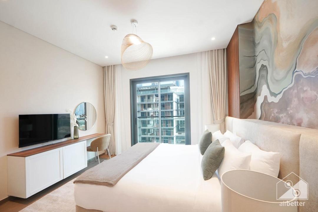 Al Wasl Apartment | Luxury 2 Bedroom Balcony Central park City Walk Dubai