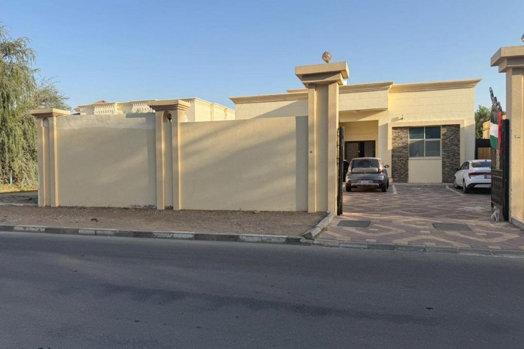 Al Ain Apartment | Bedroom Jimi