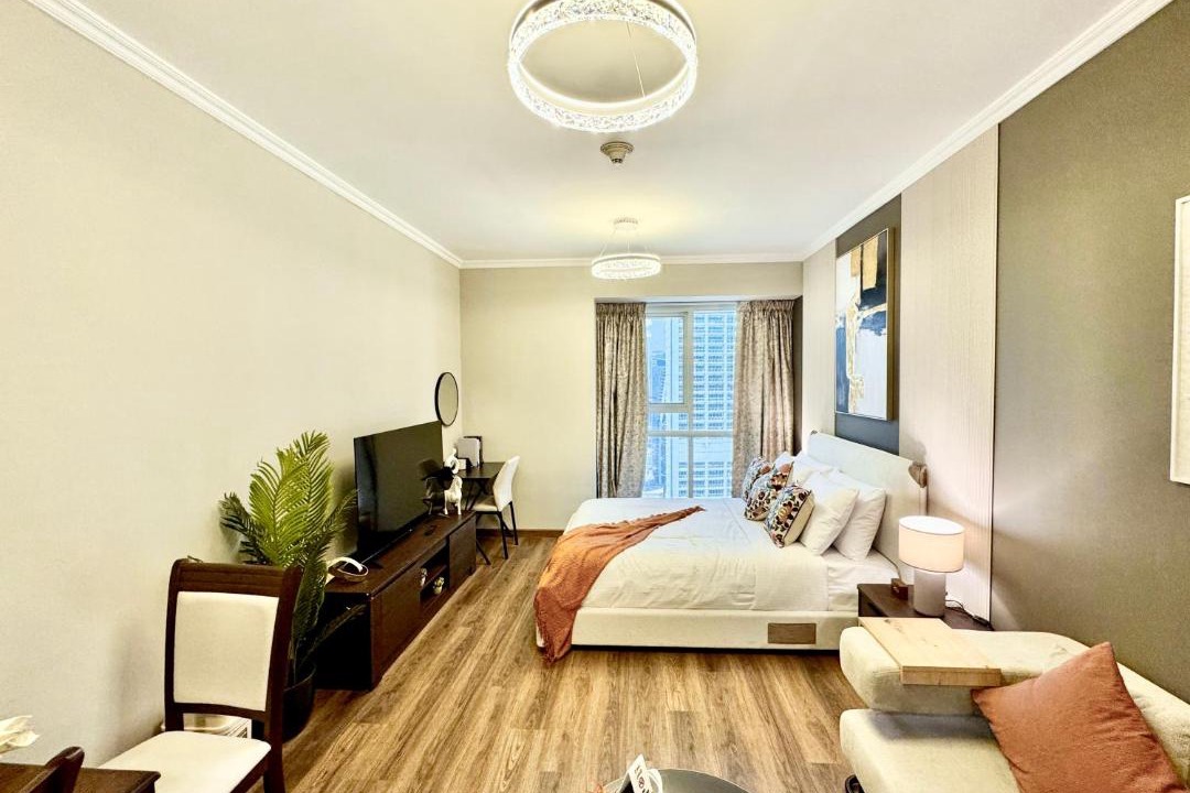 Jumeirah Lake Towers Apartment | Cosmos Living Premier Studio Near Metro