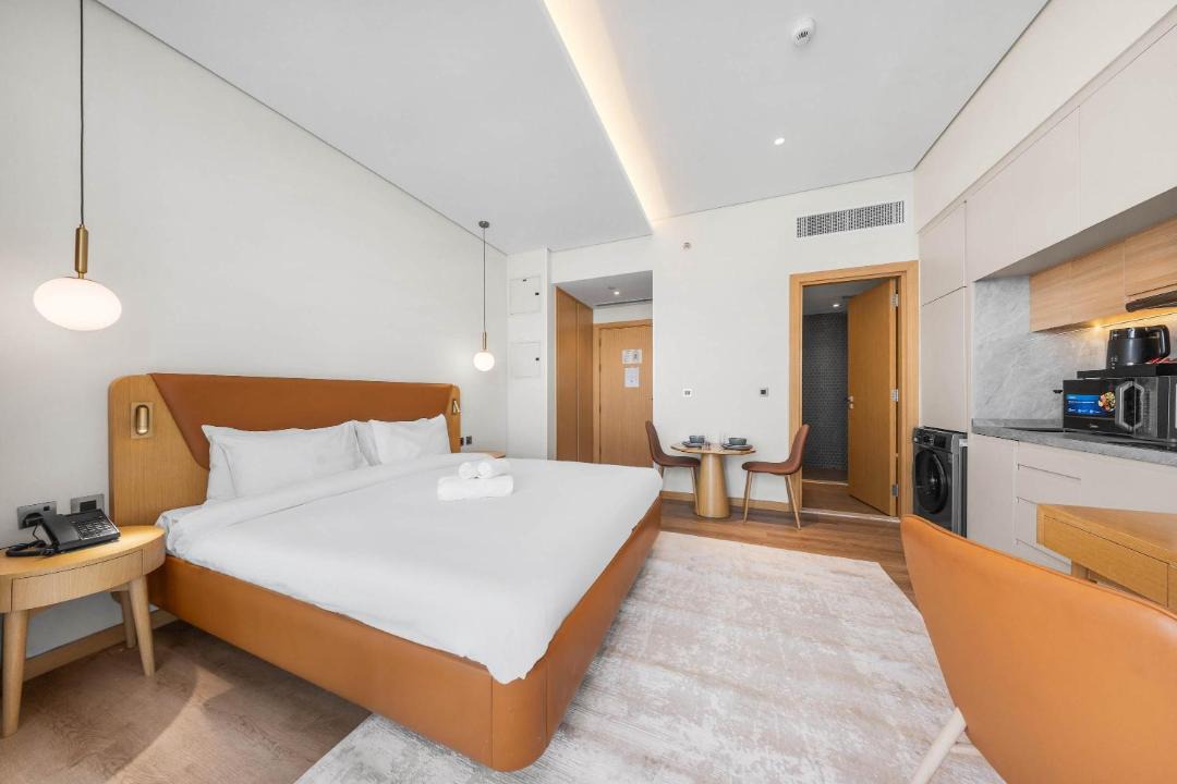 Jumeirah Village Triangle Apartment | Free housekeeping visits during your stay - StayShort - Stunning Studio in JVT Sleeps 2 with Balcony
