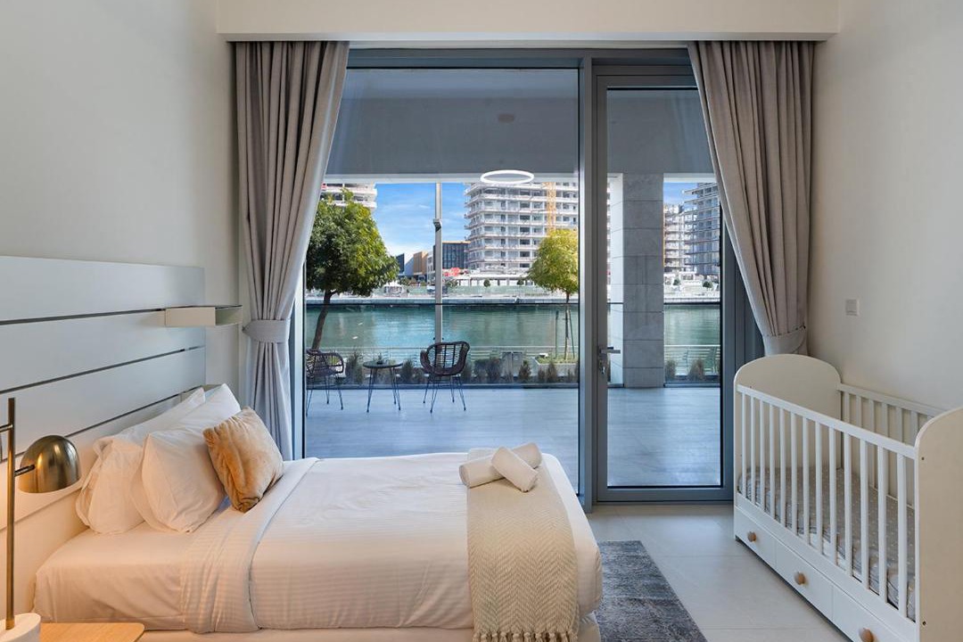 Al Safa Apartment | Allsopp & Allsopp - 2-Bedroom with Maids room Apartment in Canal Front Residence 5, Al Wasl 02