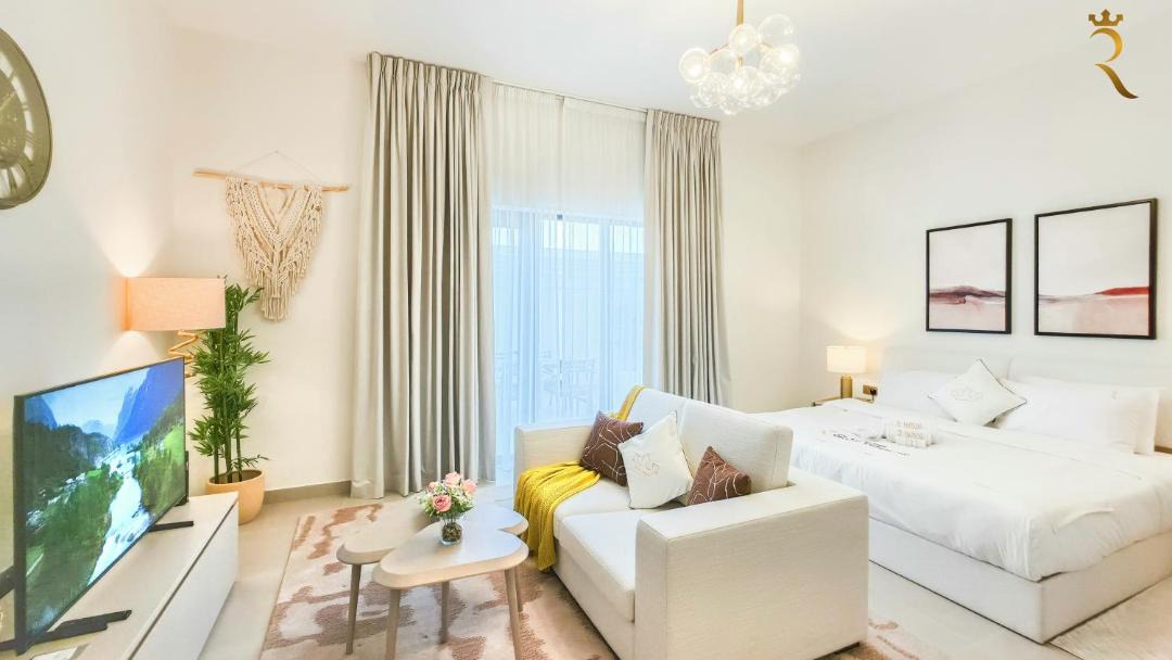 Abu Dhabi Apartment | Elegant Studio - Luxe Yas Golf Retreat