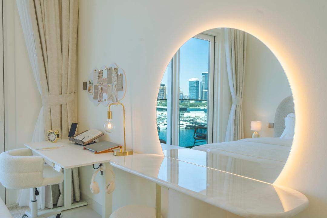 Dubai Marina Apartment | Luxury Beachfront Marina View Apartment With Private Beach Access By Green Sky Holiday Homes