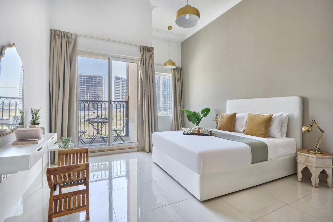 Dubai Sports City Apartment | Frank Porter - Canal Residence