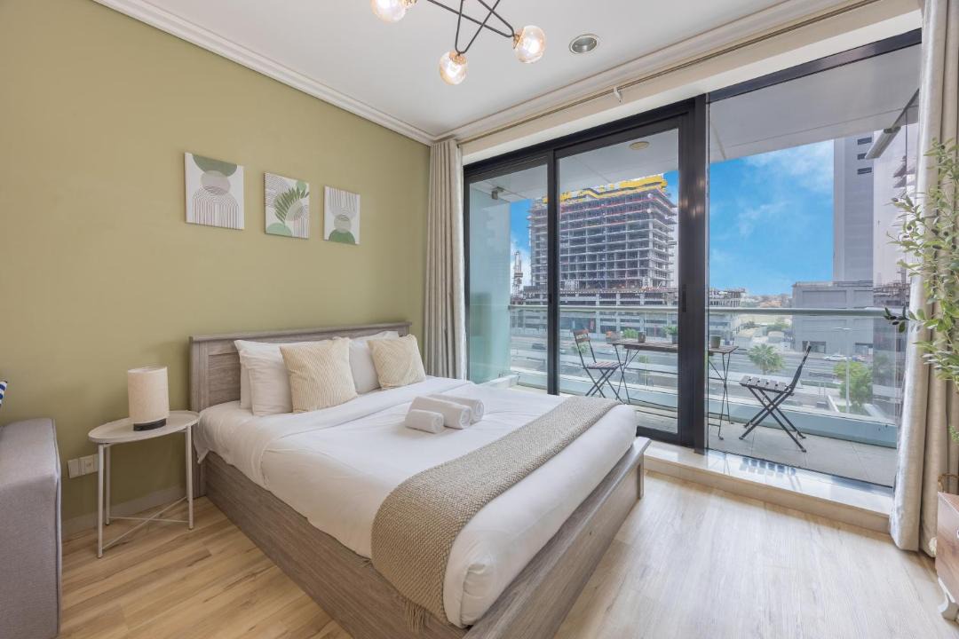 Jumeirah Lake Towers Apartment | Vacationer Holiday Homes I Elegant Studio I Convenient & Central Stay in JLT