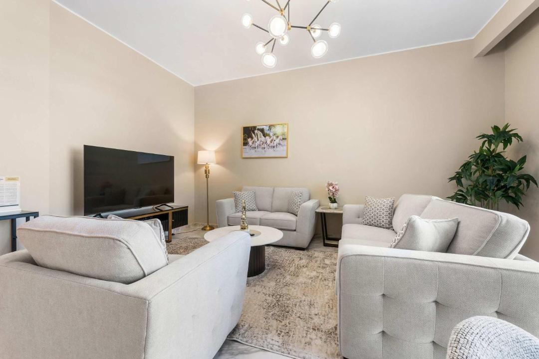 Discovery Gardens Apartment | Free housekeeping visits during your stay - StayShort - Hidden Jewel 1 minute walk from Al Furjan Metro Sleeps 5