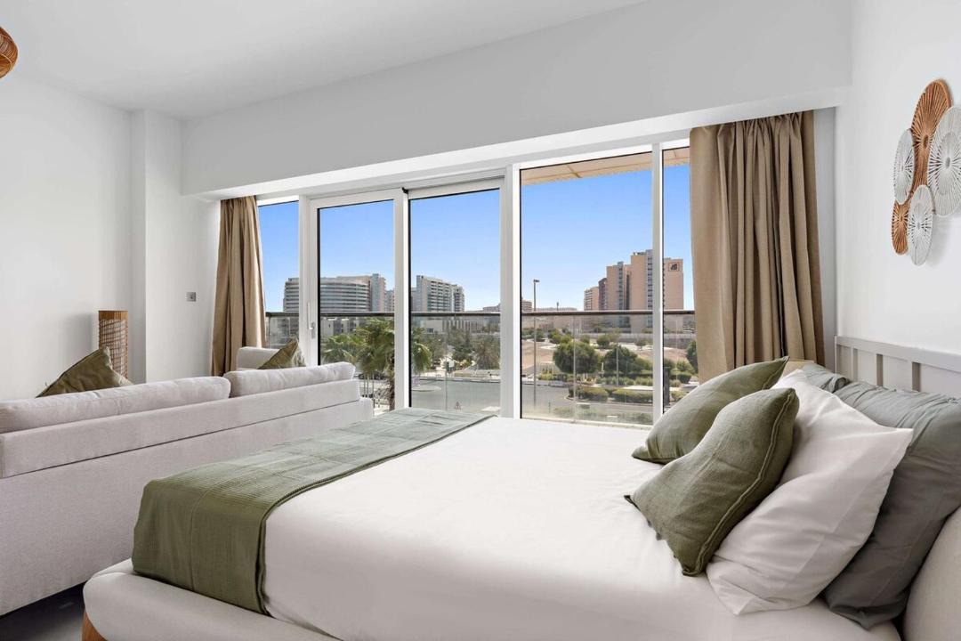 Al Raha Beach Apartment | Roam Inns Unique Studio Al Bandar