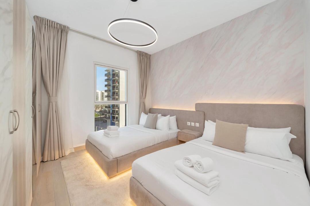 Abu Dhabi Apartment | Elite Nest - Upscale 4BR with PS5 Lounge - Formula 1 and Ferrari World