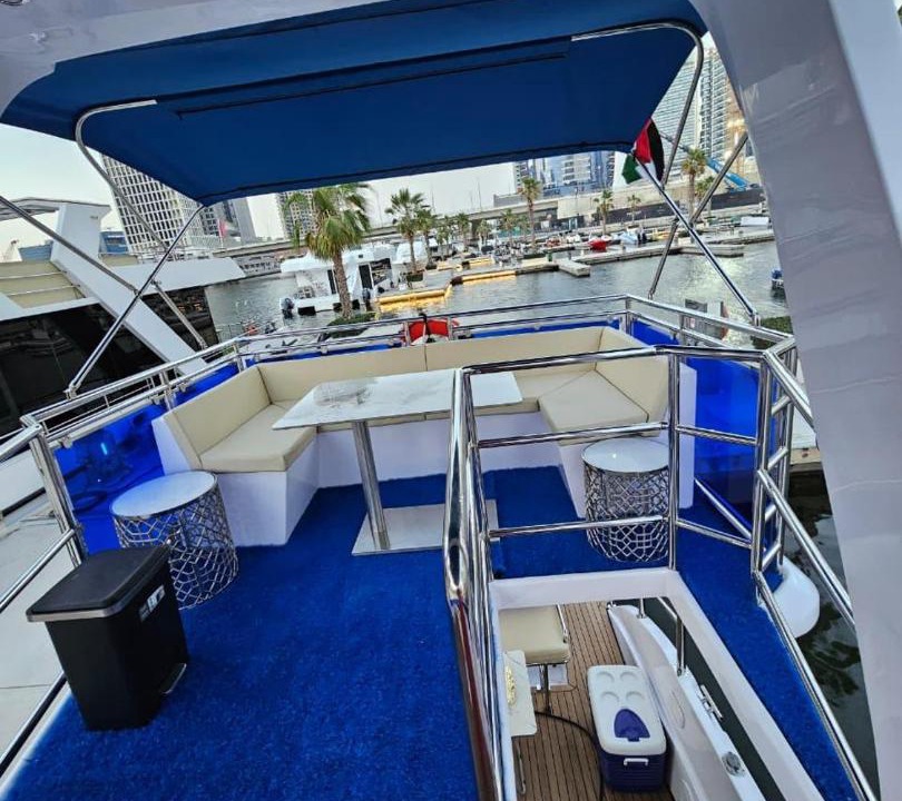 Madinat Zayed Boat Rental | El Mundo Baby