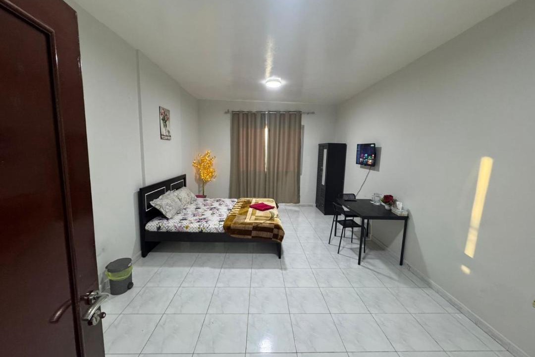 Mussafah House | PRIVATE FAMILY ROOM BY BJ