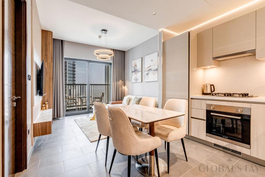 Nad Al Sheba Apartment | GlobalStay The Crest Tower C Apartments Dubai