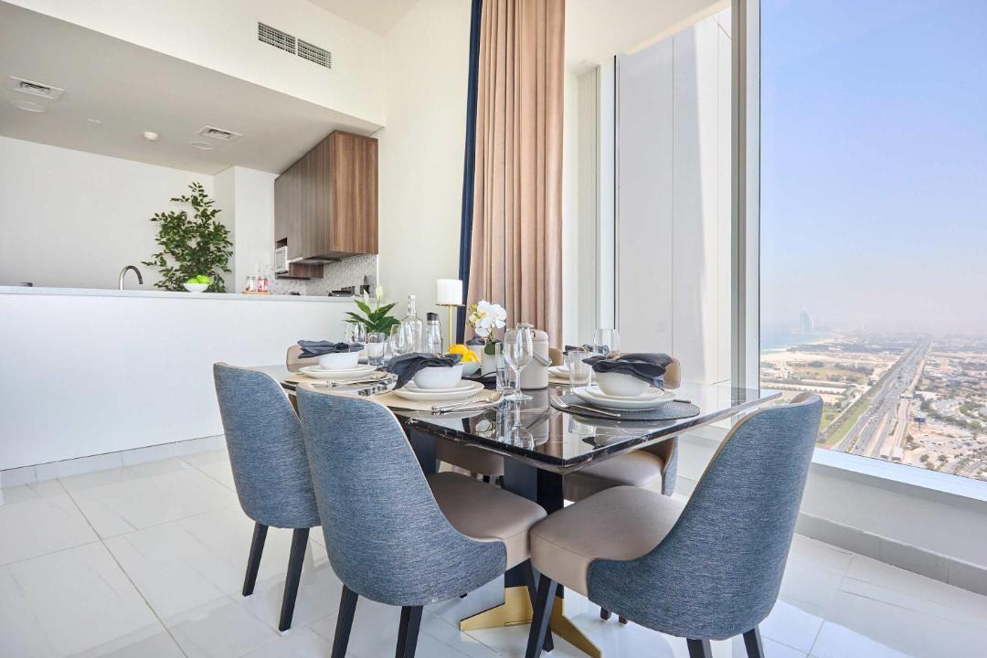 Dubai Media City Apartment | Frank Porter - Palm View