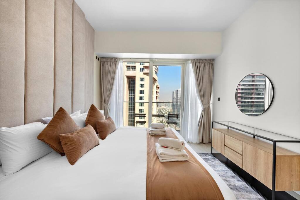Jumeirah Lake Towers Apartment | 2-Bedroom Apartment in ME DO RE