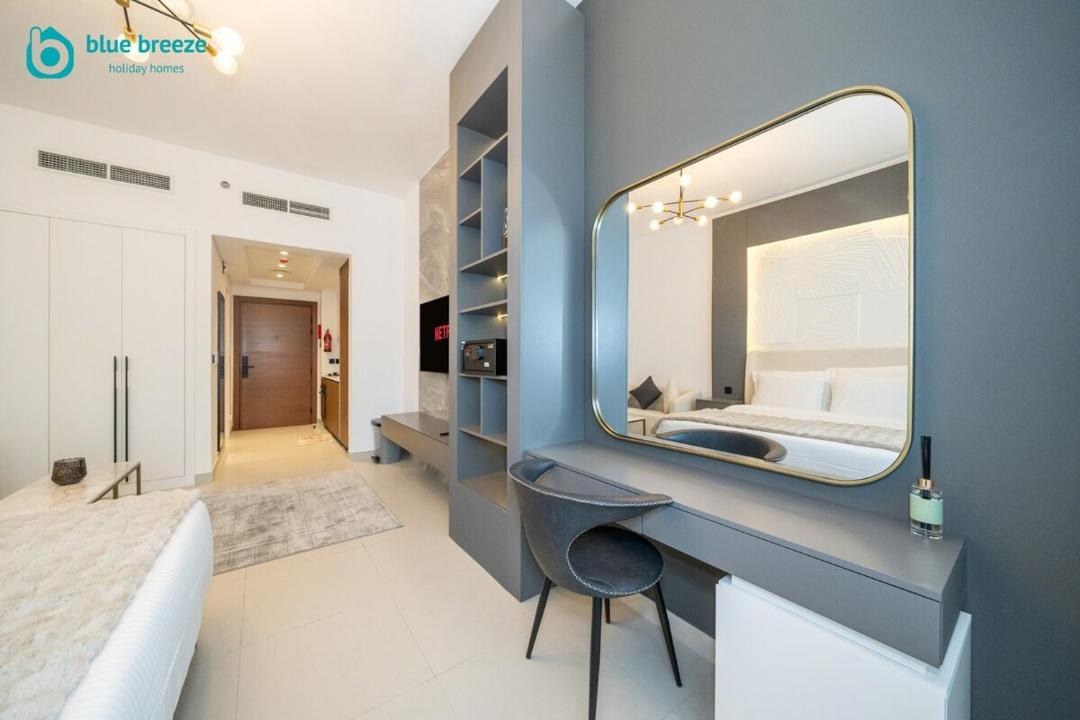 Dubai Apartment | Blue Breeze - Trendy Studio with Balcony & Stylish Interiors