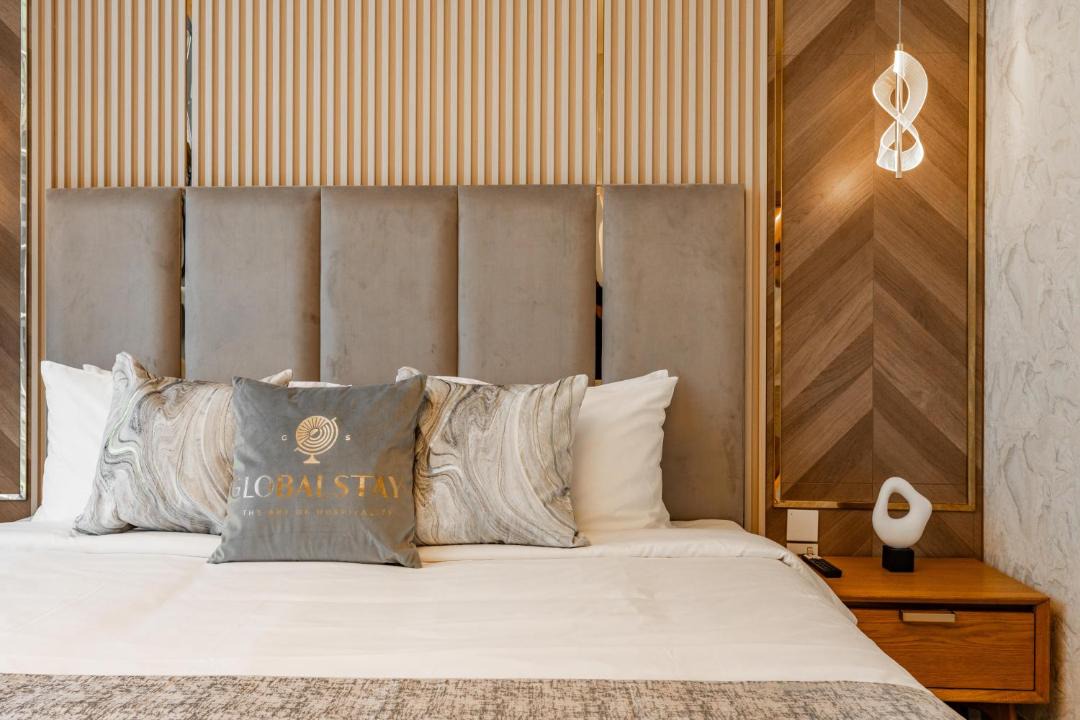 Dubai Apartment | GLOBALSTAY Creek Rise Tower Elegant Apartments