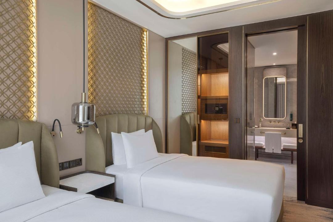 Business Bay Hotel | Embassy Suites By Hilton Dubai Business Bay