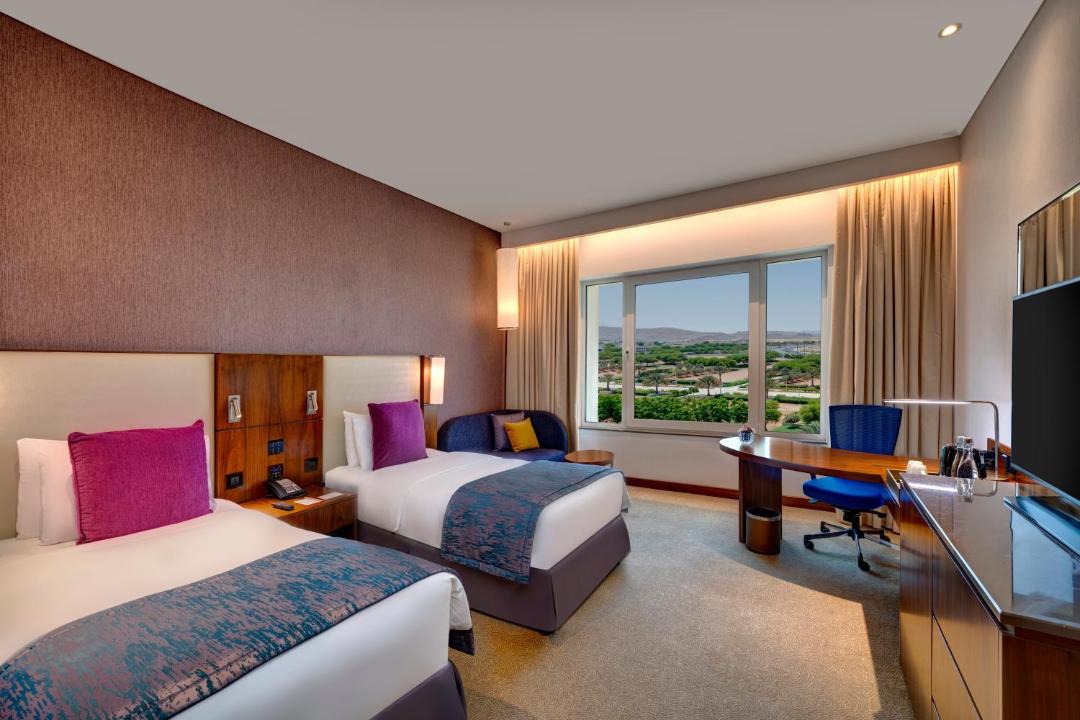 Muscat Hotel | Crowne Plaza Muscat OCEC by IHG
