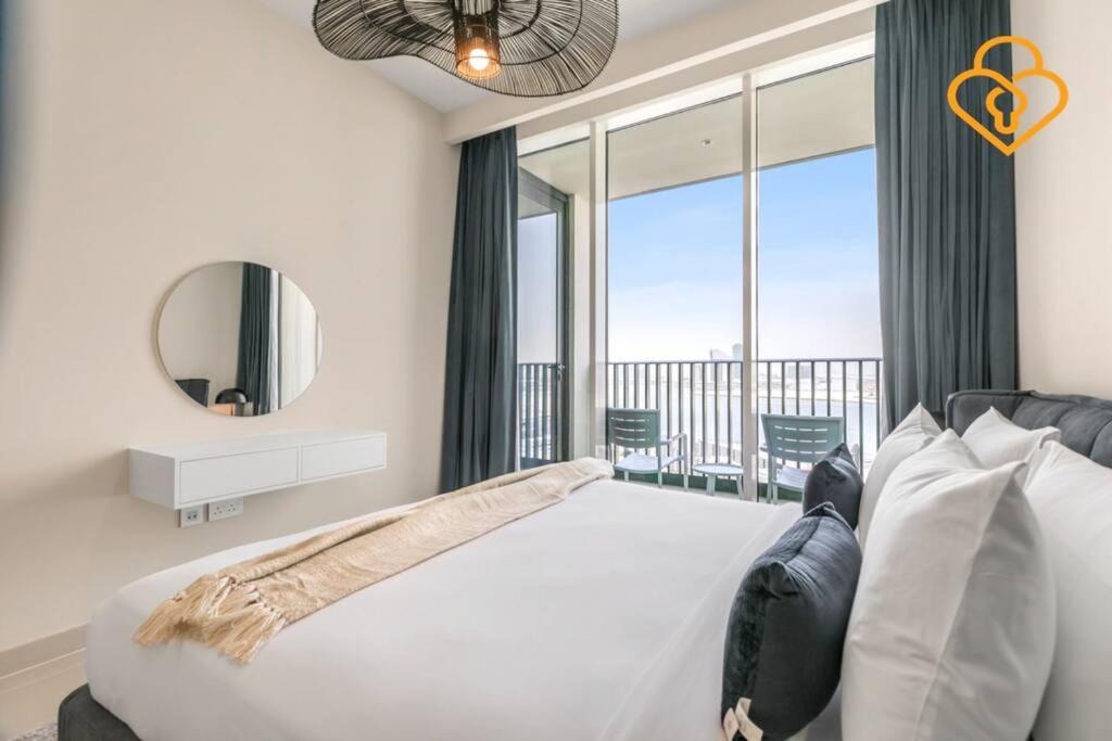 Dubai Apartment | Keysplease Spectacular Views Modern 1BR Creek Gate 602