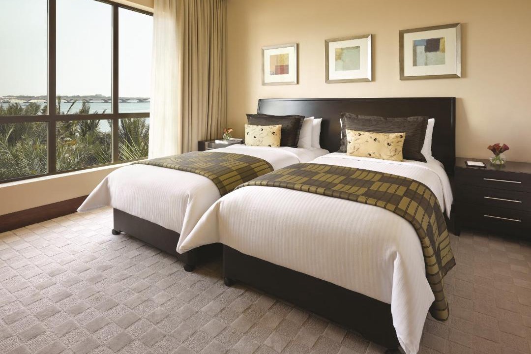 Al Maqta Apartment | Shangri-La Hotel Apartments Qaryat Al Beri