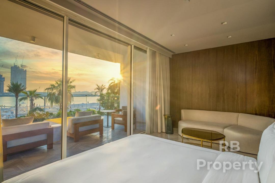 Palm Jumeirah Villa | FIVE Palm Beach Villa -Private Pool & Roopftop Jacuzzi, 3-Level, by Exclusive Holiday Homes
