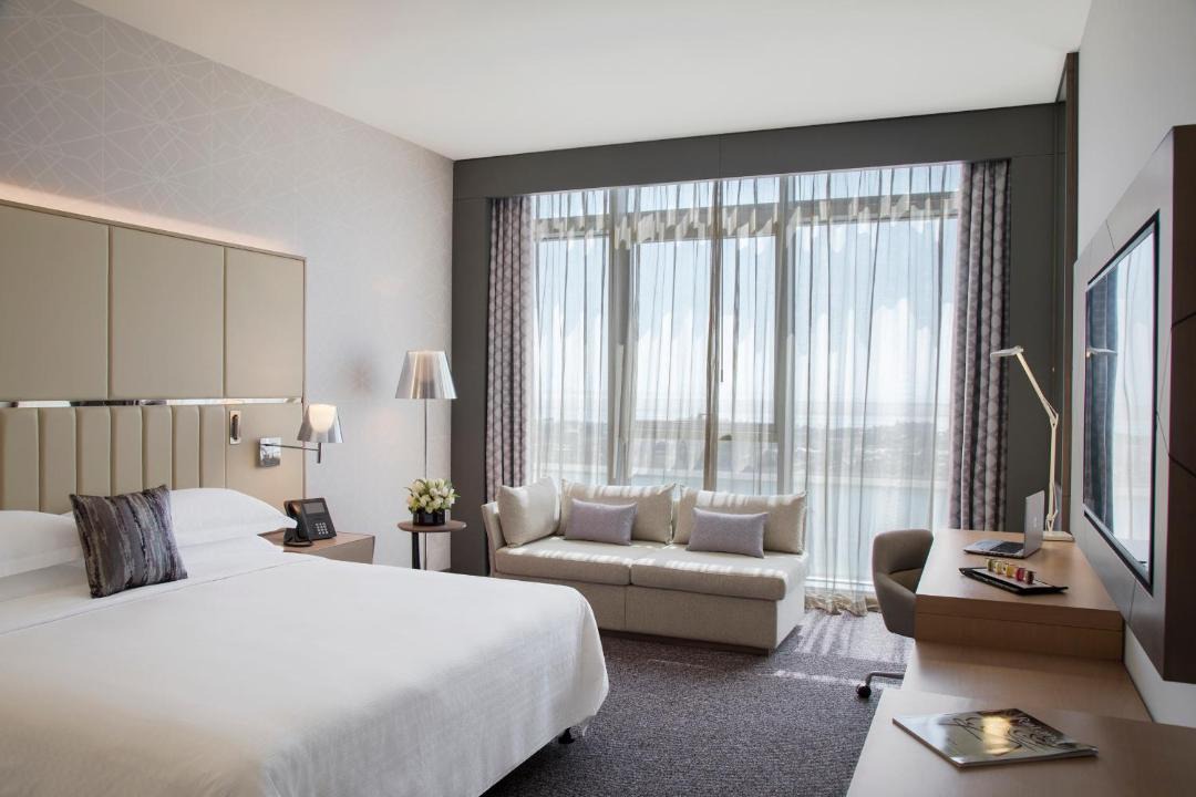 Capital Centre Hotel | Pearl Rotana Capital Centre