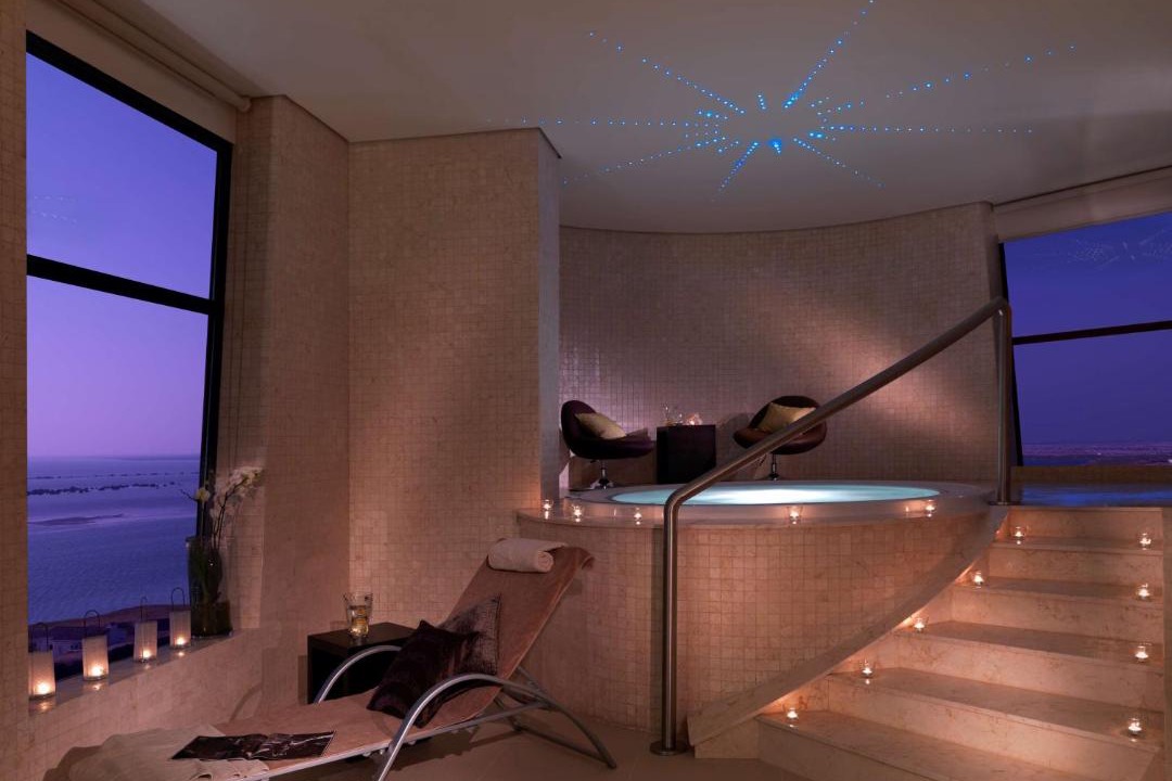 Abu Dhabi Resort | Yas Plaza Bay by IHG