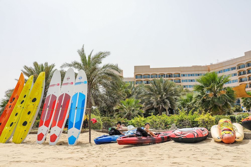 Photo of Buildings in Jebel Dhanna