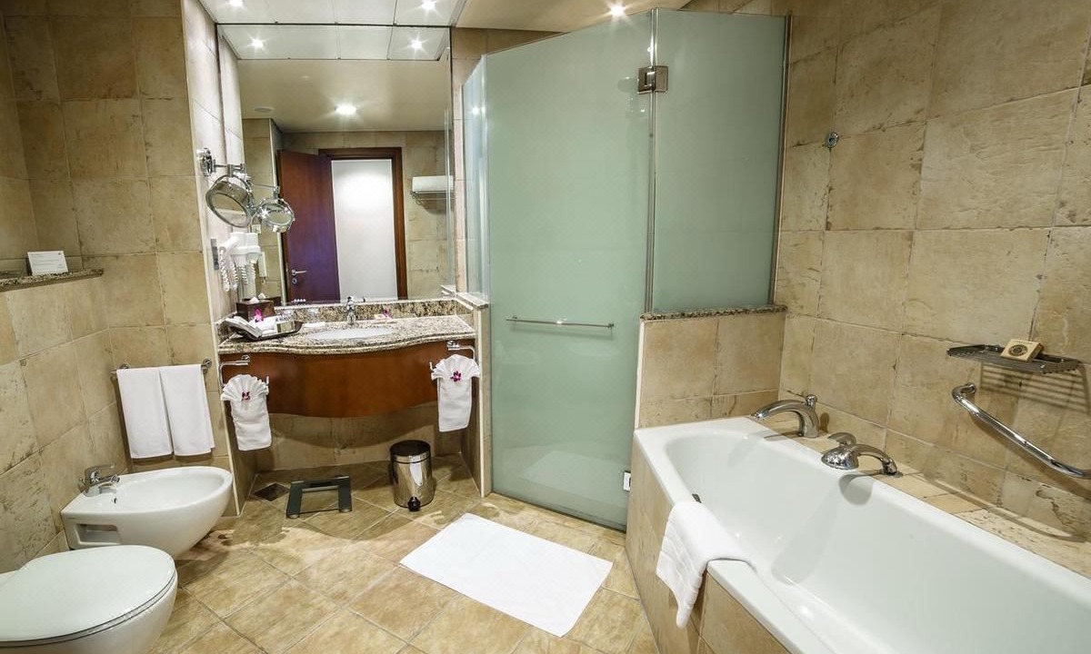 Photo of Bathroom in Jebel Dhanna