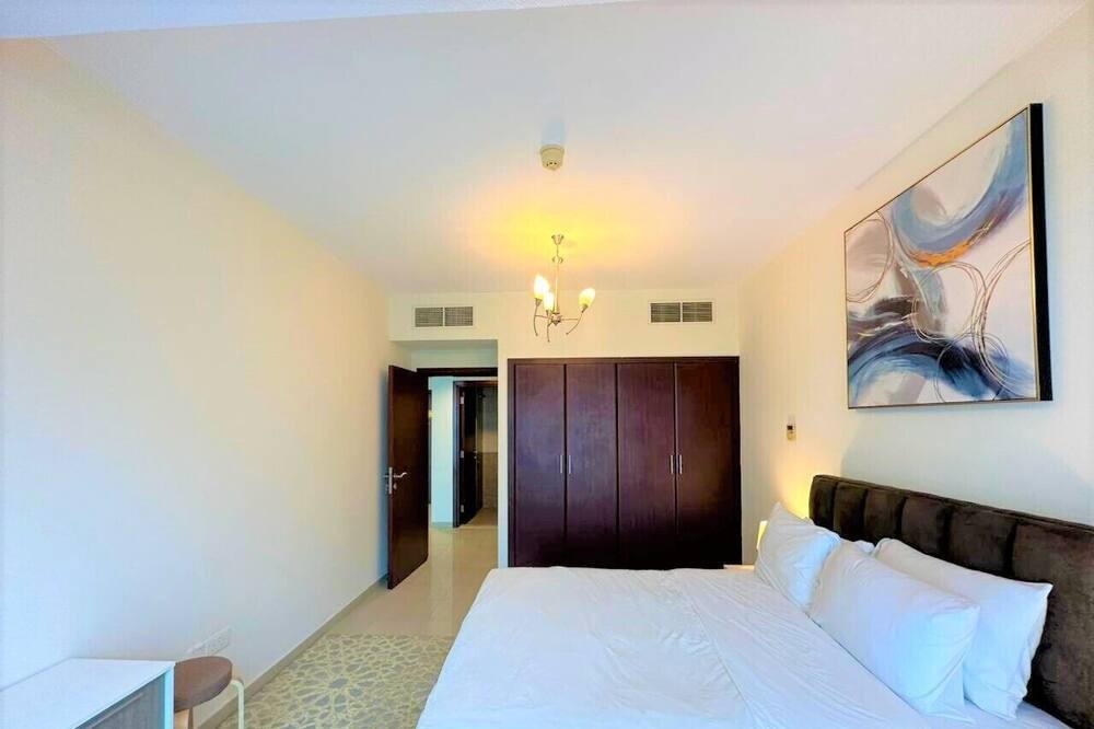 Photo of Bedroom in Mina Al Arab
