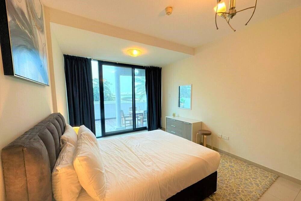 Photo of Bedroom in Mina Al Arab
