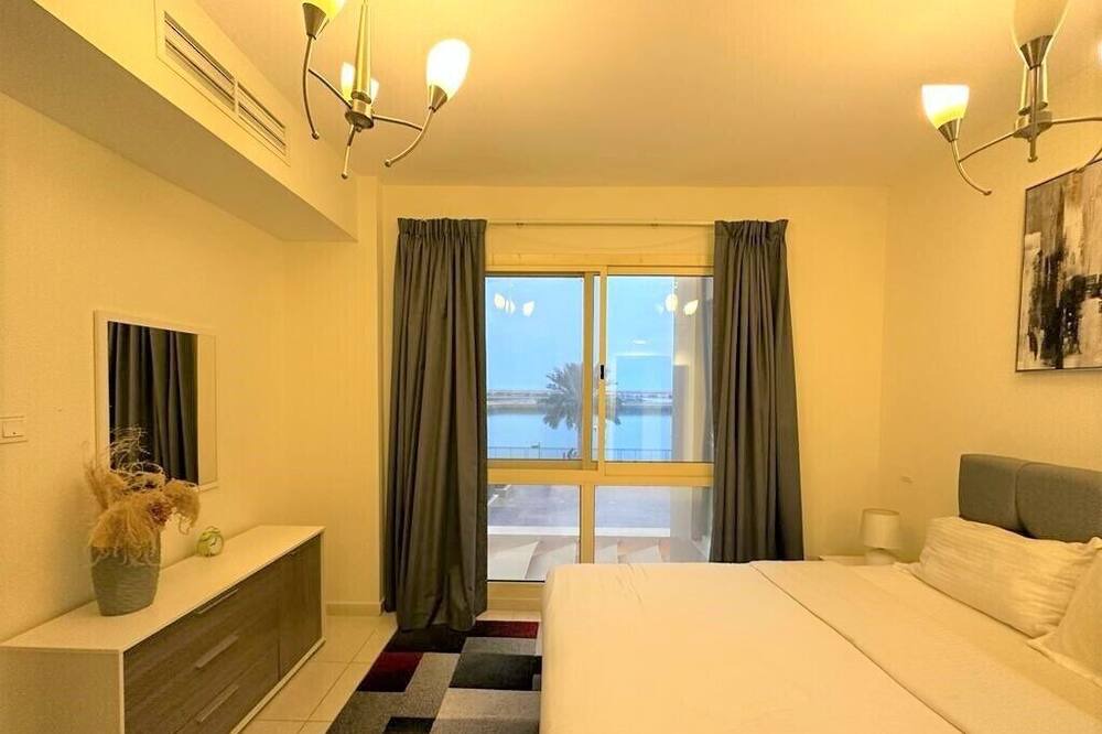 Photo of Bedroom in Mina Al Arab
