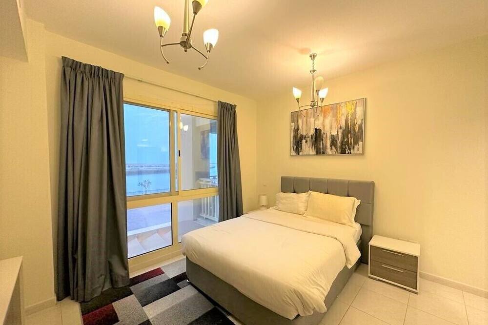 Photo of Bedroom in Mina Al Arab