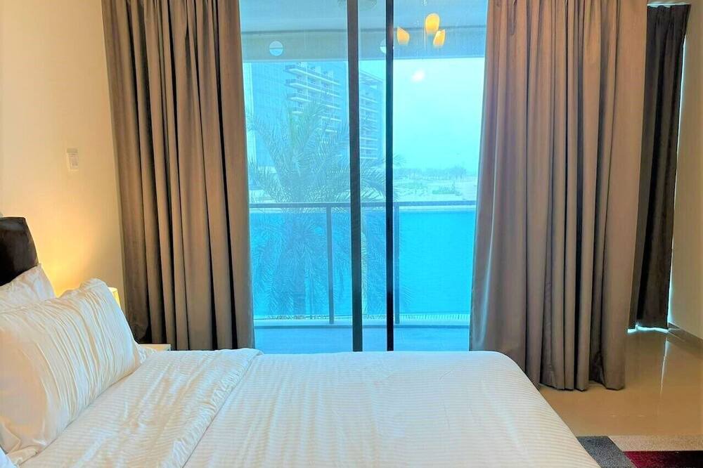 Photo of Bedroom in Mina Al Arab