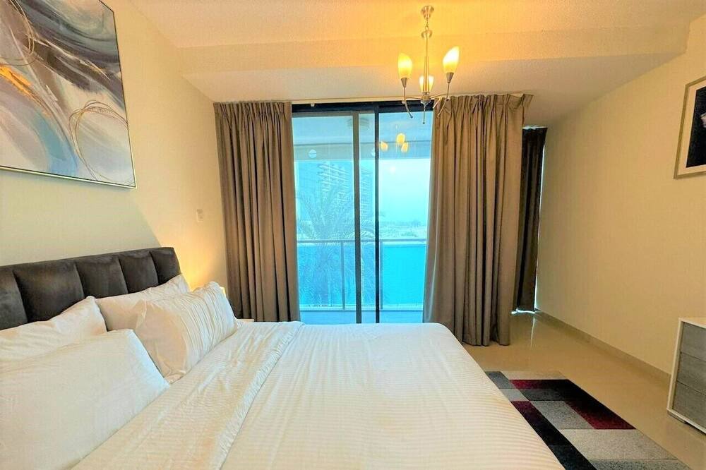 Photo of Bedroom in Mina Al Arab