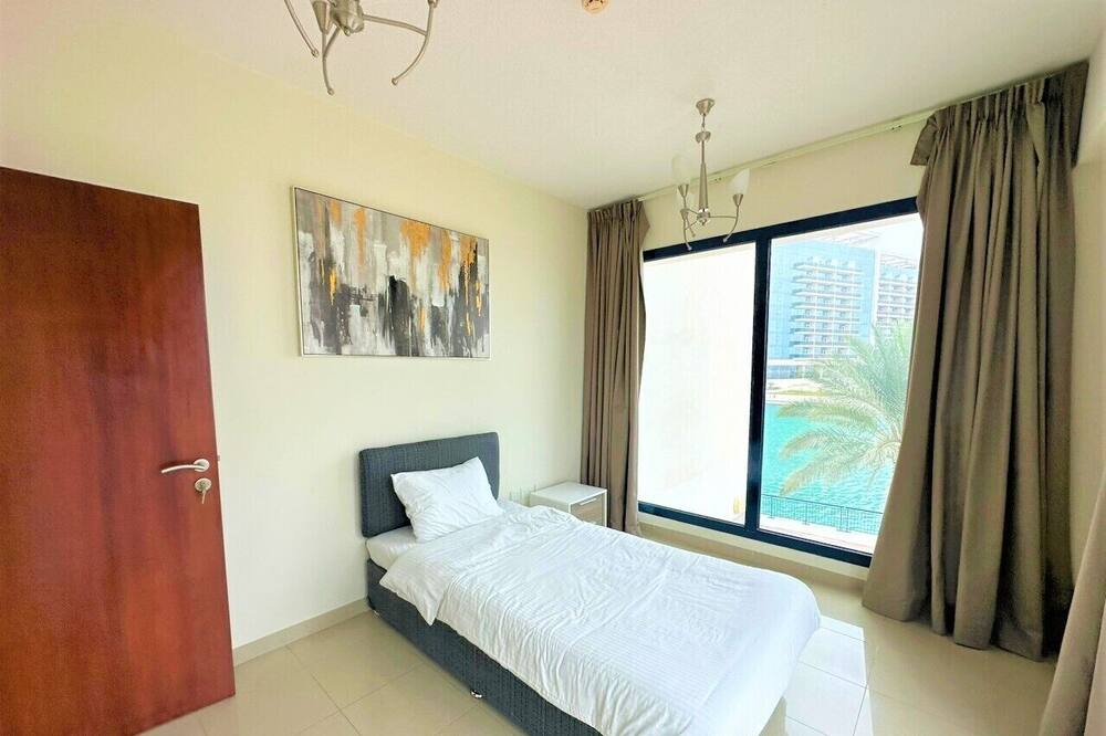 Photo of Bedroom in Mina Al Arab