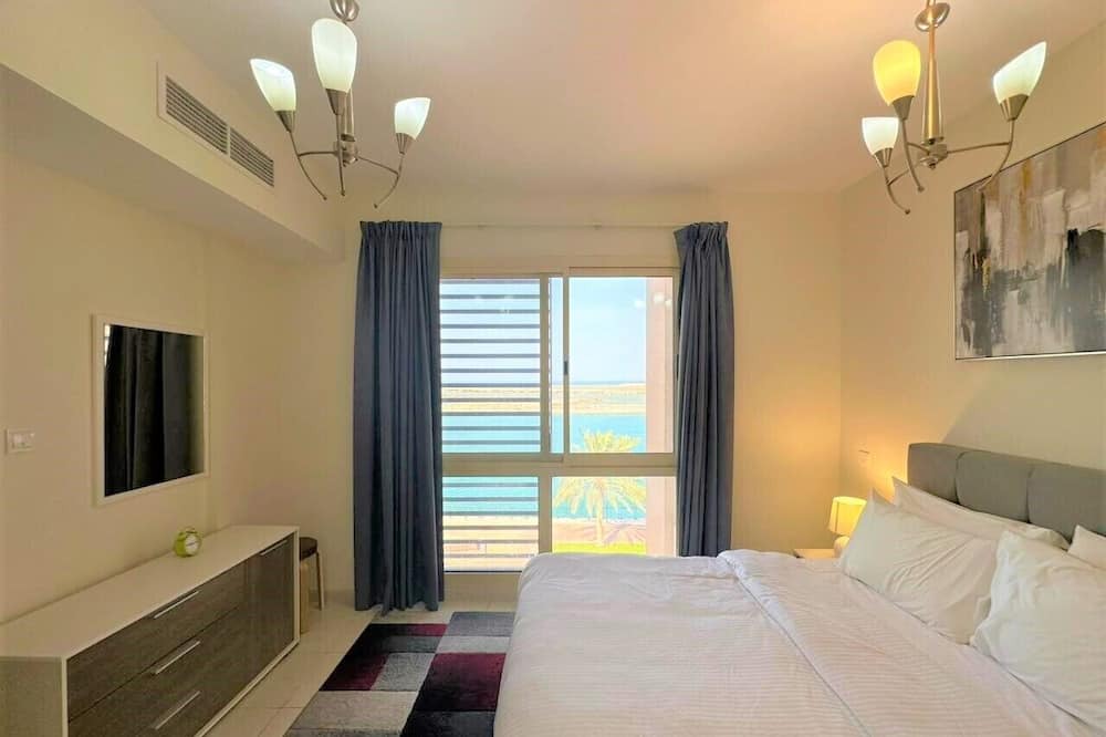 Photo of Bedroom in Mina Al Arab