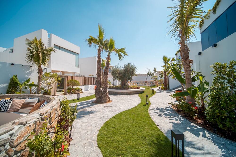 Photo of Outdoor in Al Barsha 1