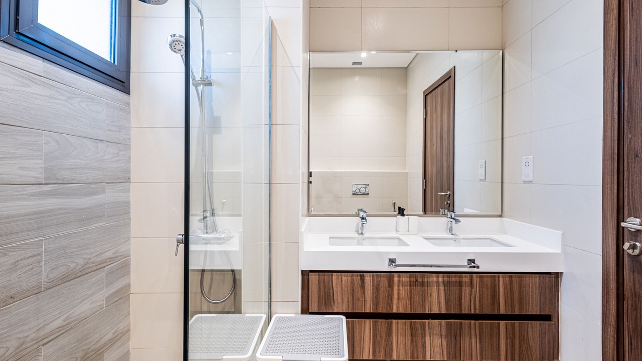 Photo of Bathroom in Mina Al Arab