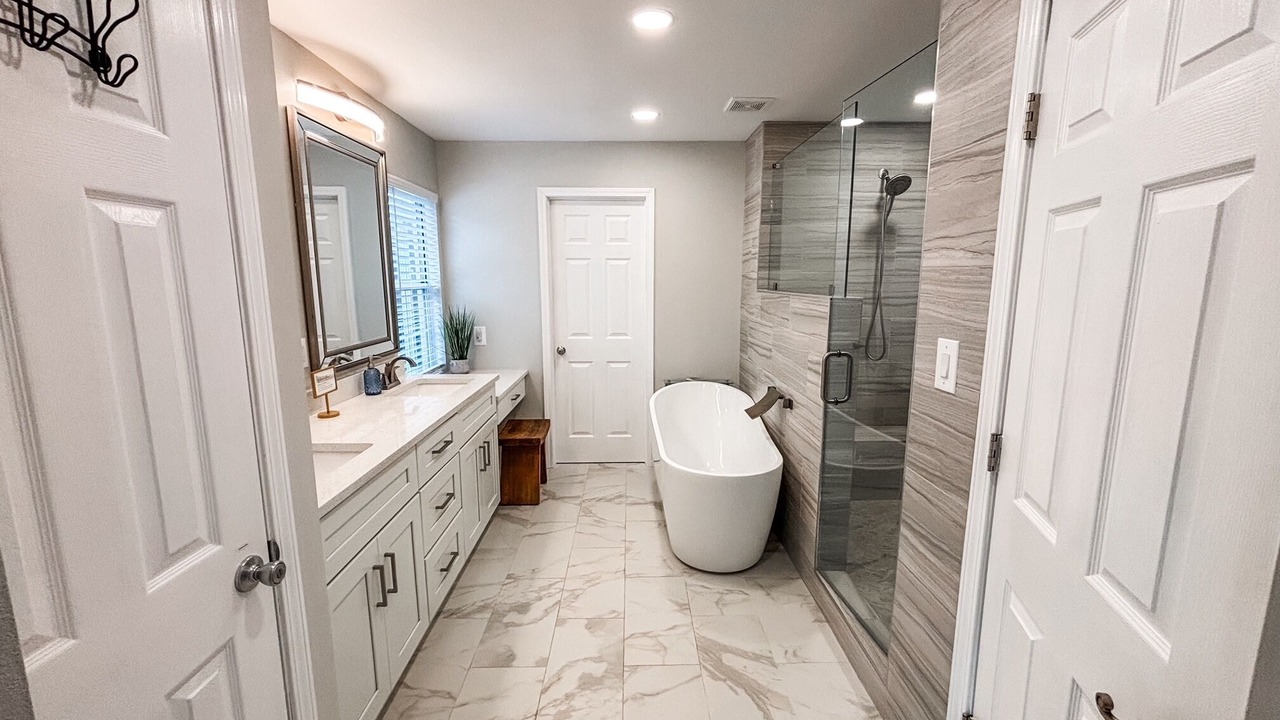 Photo of Bathroom in Gulfview Heights