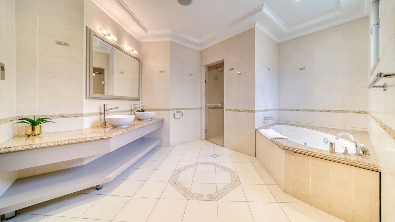 Photo of Bathroom in Palm Jumeirah