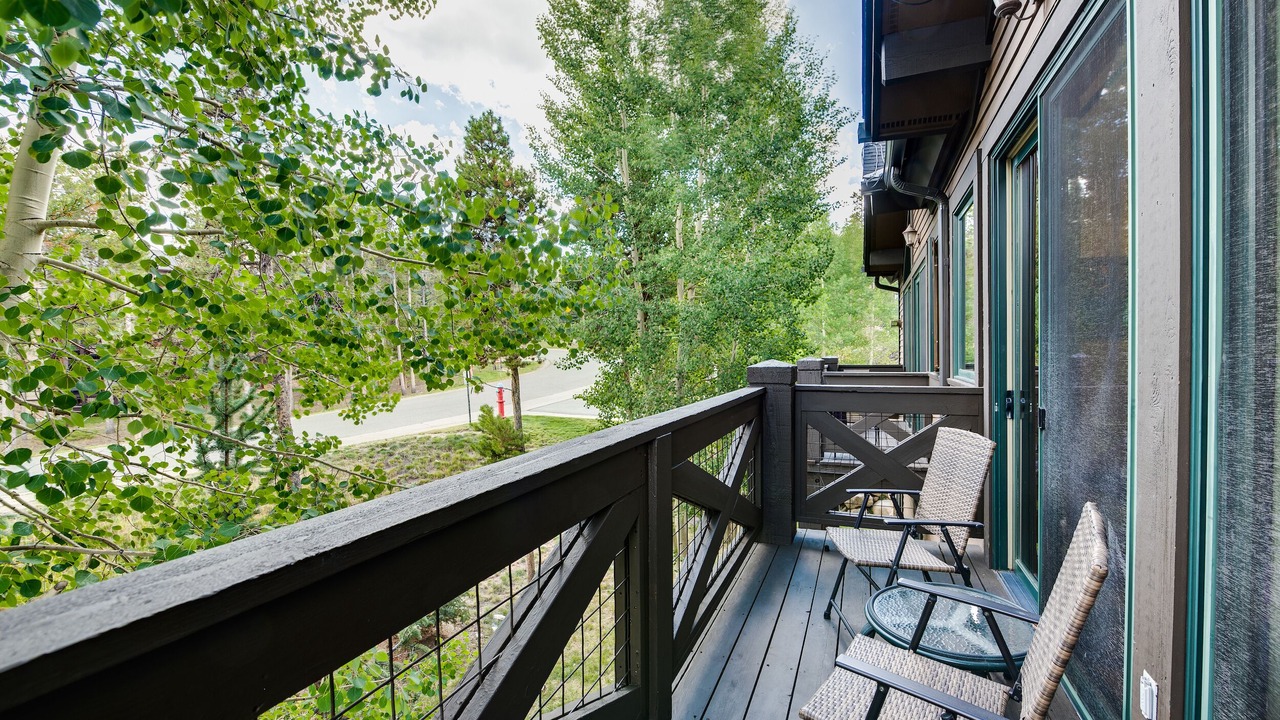 Photo of Outdoor in Four O'Clock