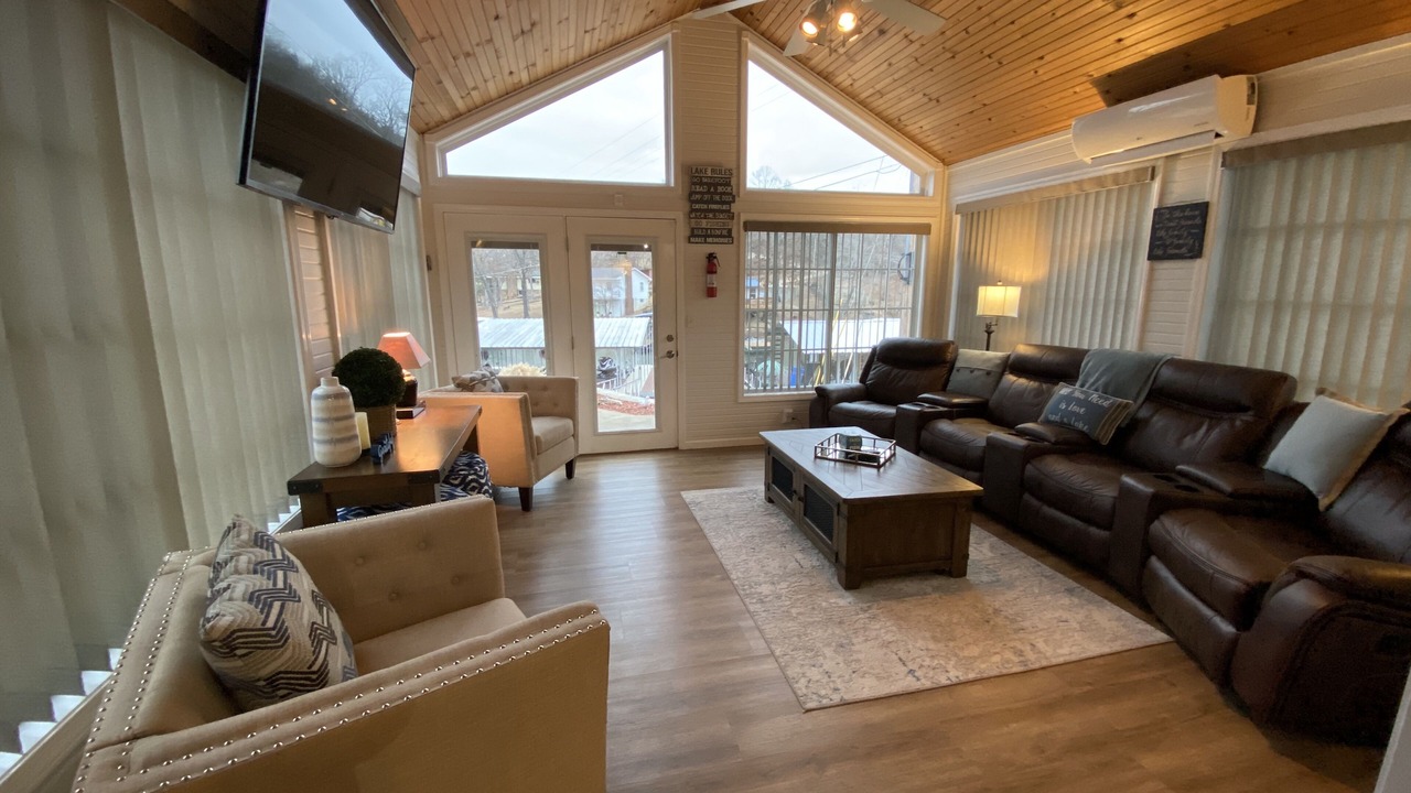 Photo of Livingroom in Sunrise Beach