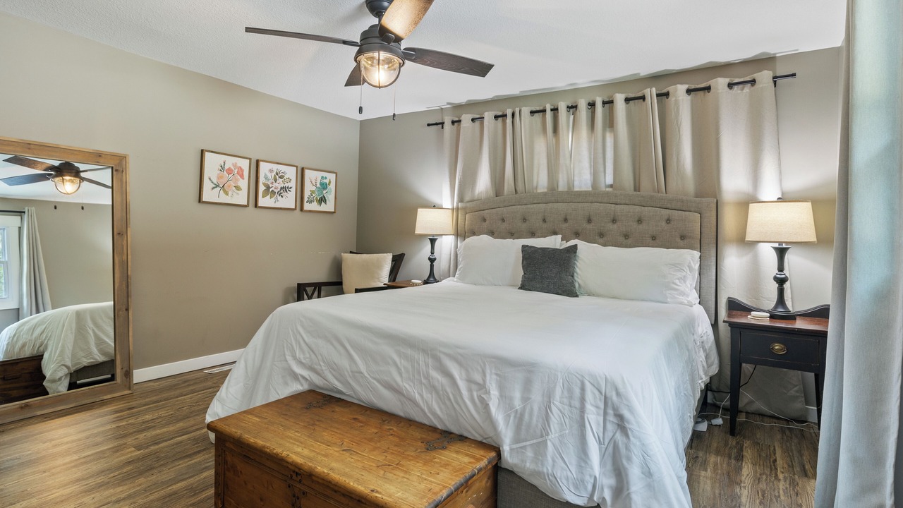 Photo of Bedroom in Sunrise Beach