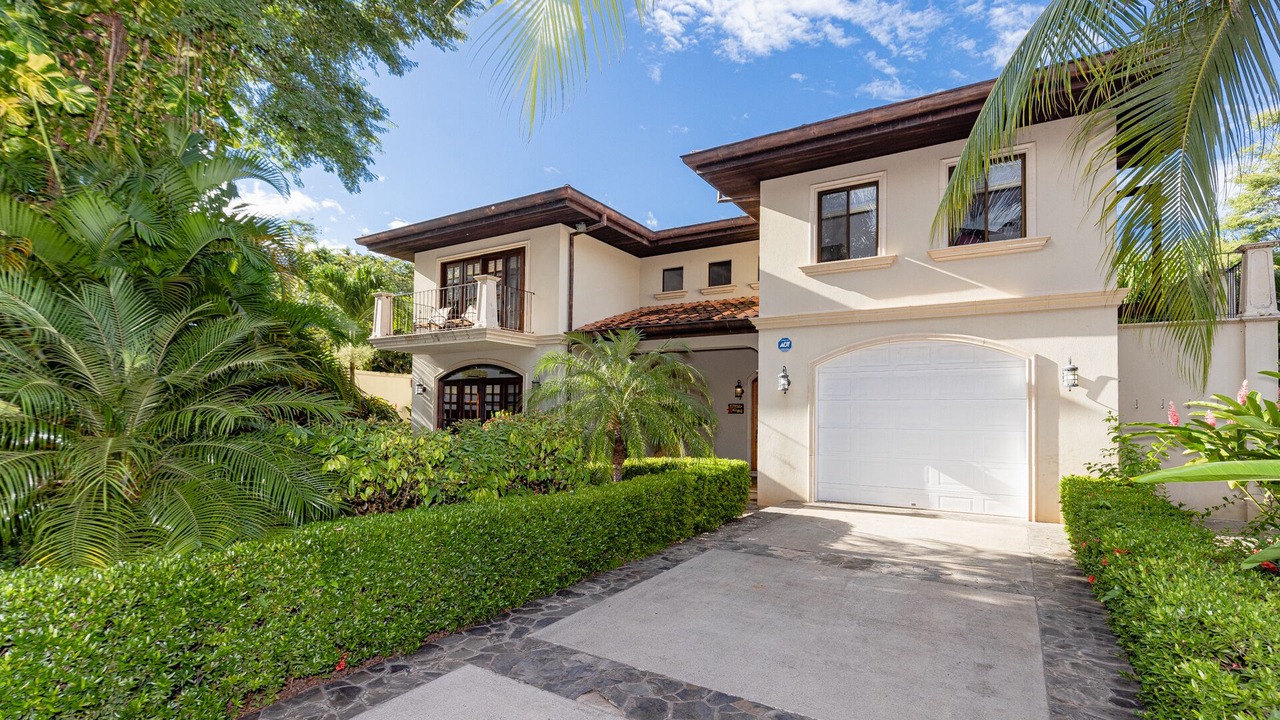 Photo of Outdoor in Palm Beach Estates