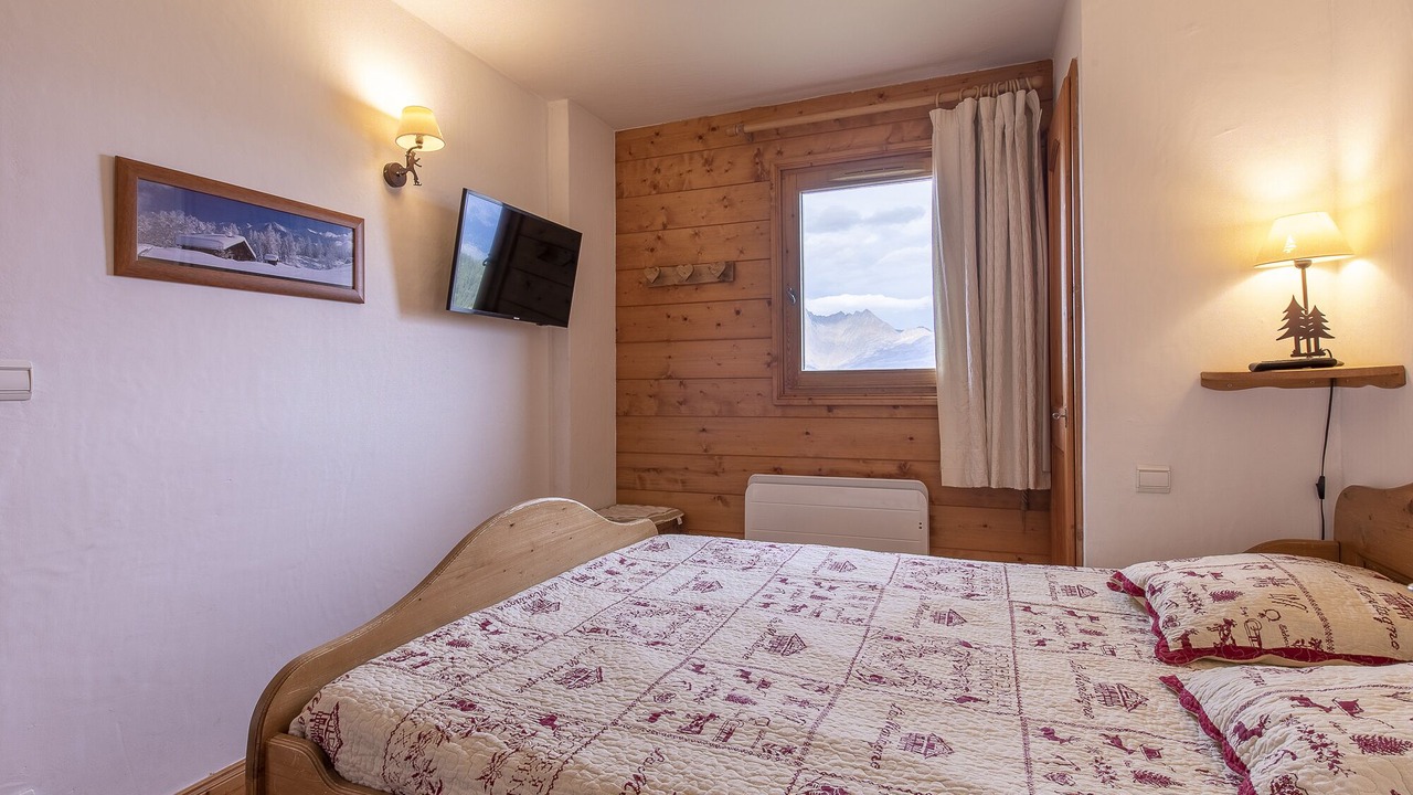 Photo of Bedroom in Arc-1800