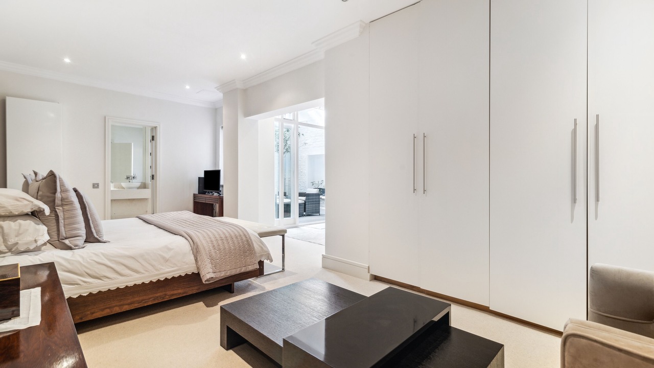 Photo of Bedroom in Lancaster Gate