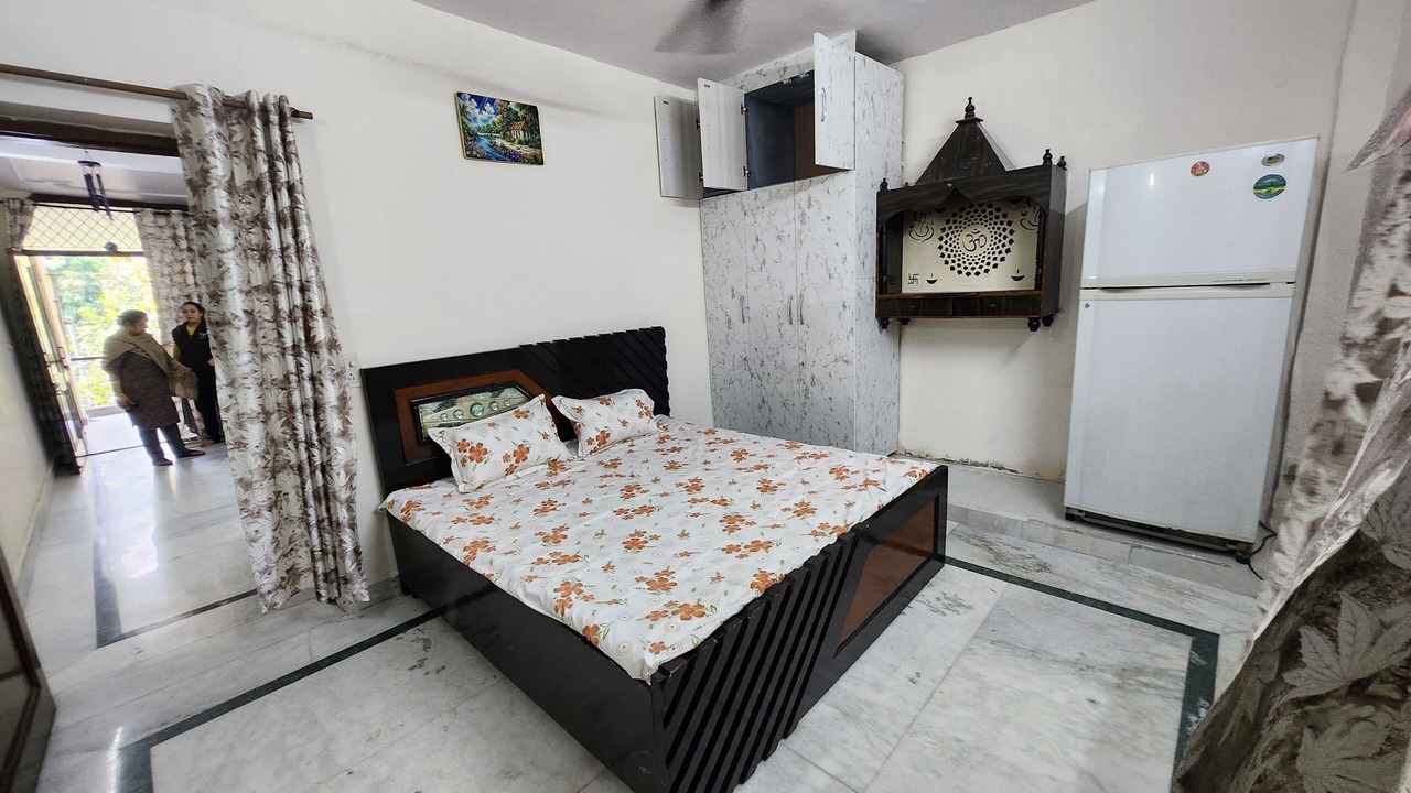 Photo of Bedroom in Greater Kailash I